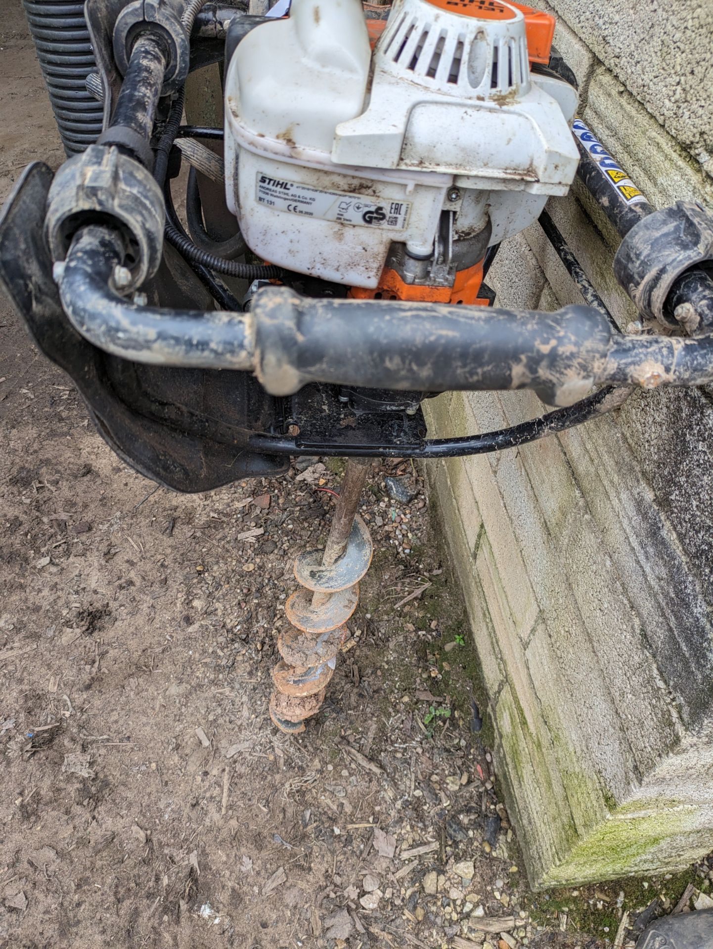 Stihl BT131 petrol auger with 8 bits - Image 5 of 15