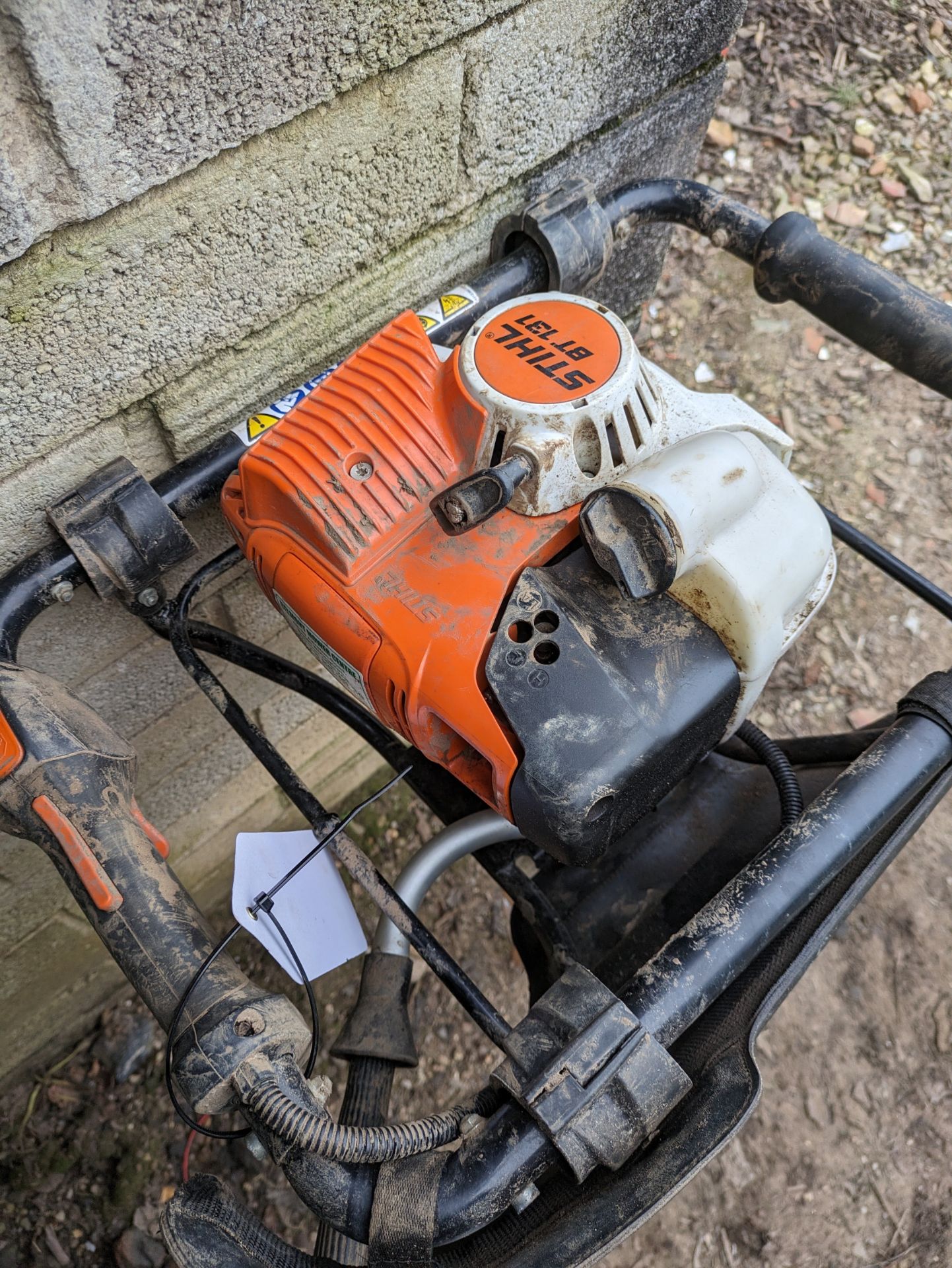 Stihl BT131 petrol auger with 8 bits - Image 2 of 15