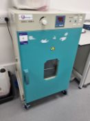 DHG Model 9240 A Drying Oven