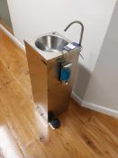 Odyssey 100 Mobile stainless steel foot operated h