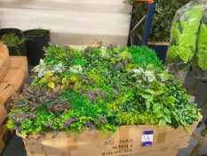 Box of 6 1000mm x 1000mm Paddington Design Artificial Green Wall; Approximate Retail Value; £660.00