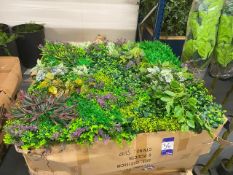 Box of 6 1000mm x 1000mm Paddington Design Artificial Green Wall; Approximate Retail Value; £660.00