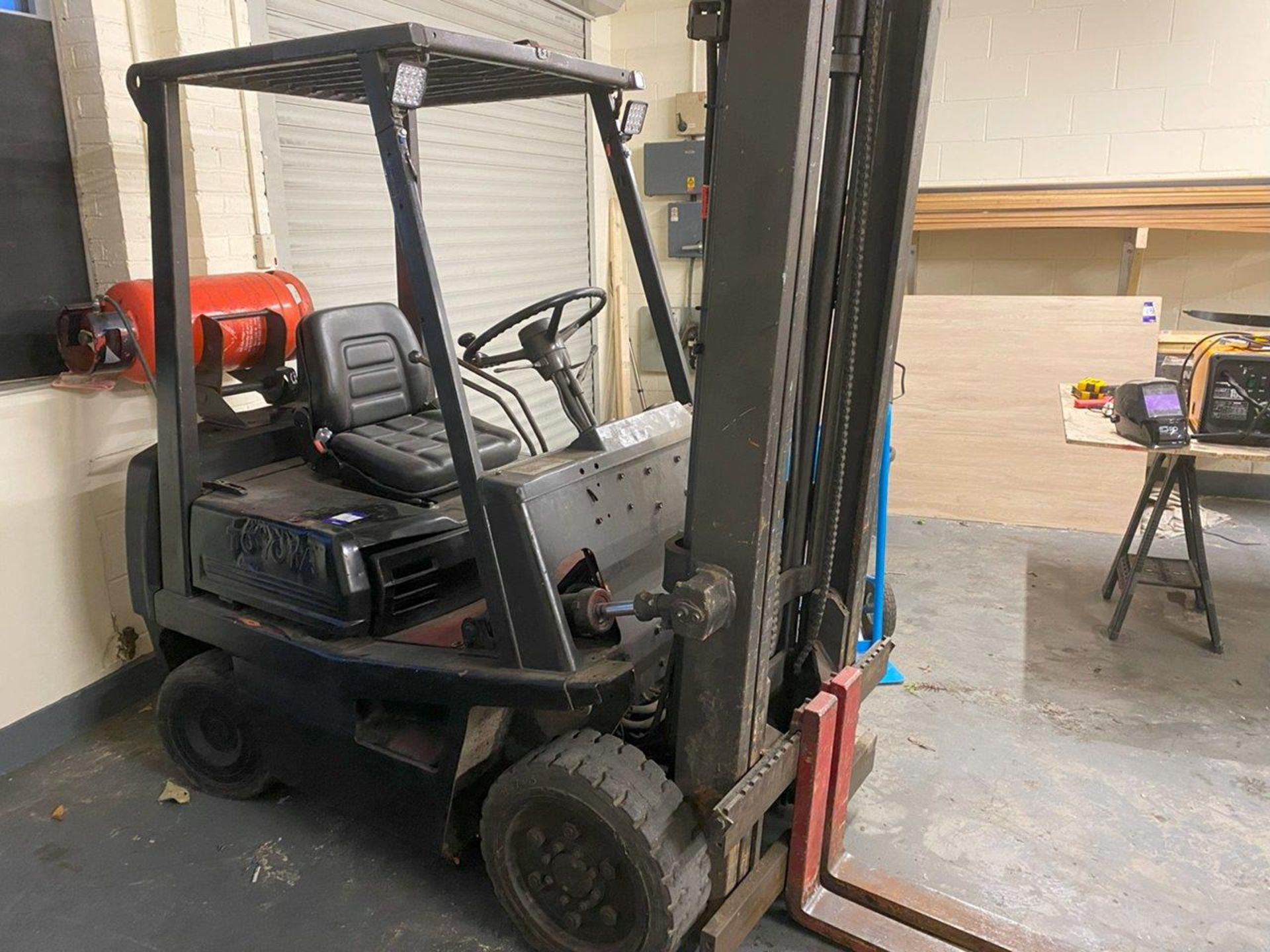 TOYOTA 404FGC 2.5 12685 LPG Forklift Truck; Hours: 6216.9; Capacity: 4000LBs at 151.5in - Image 2 of 10