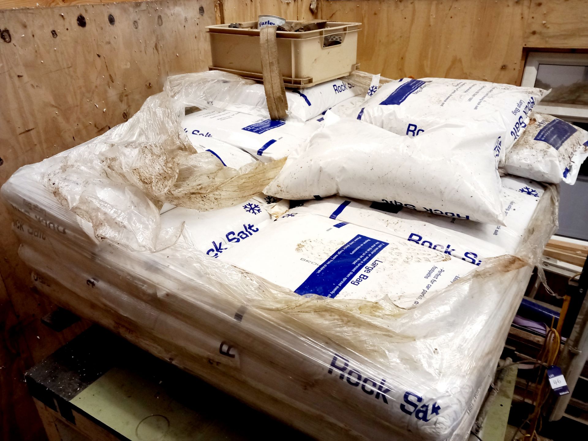 Approx. 20 x 20kg bags of rock salt - Image 2 of 2