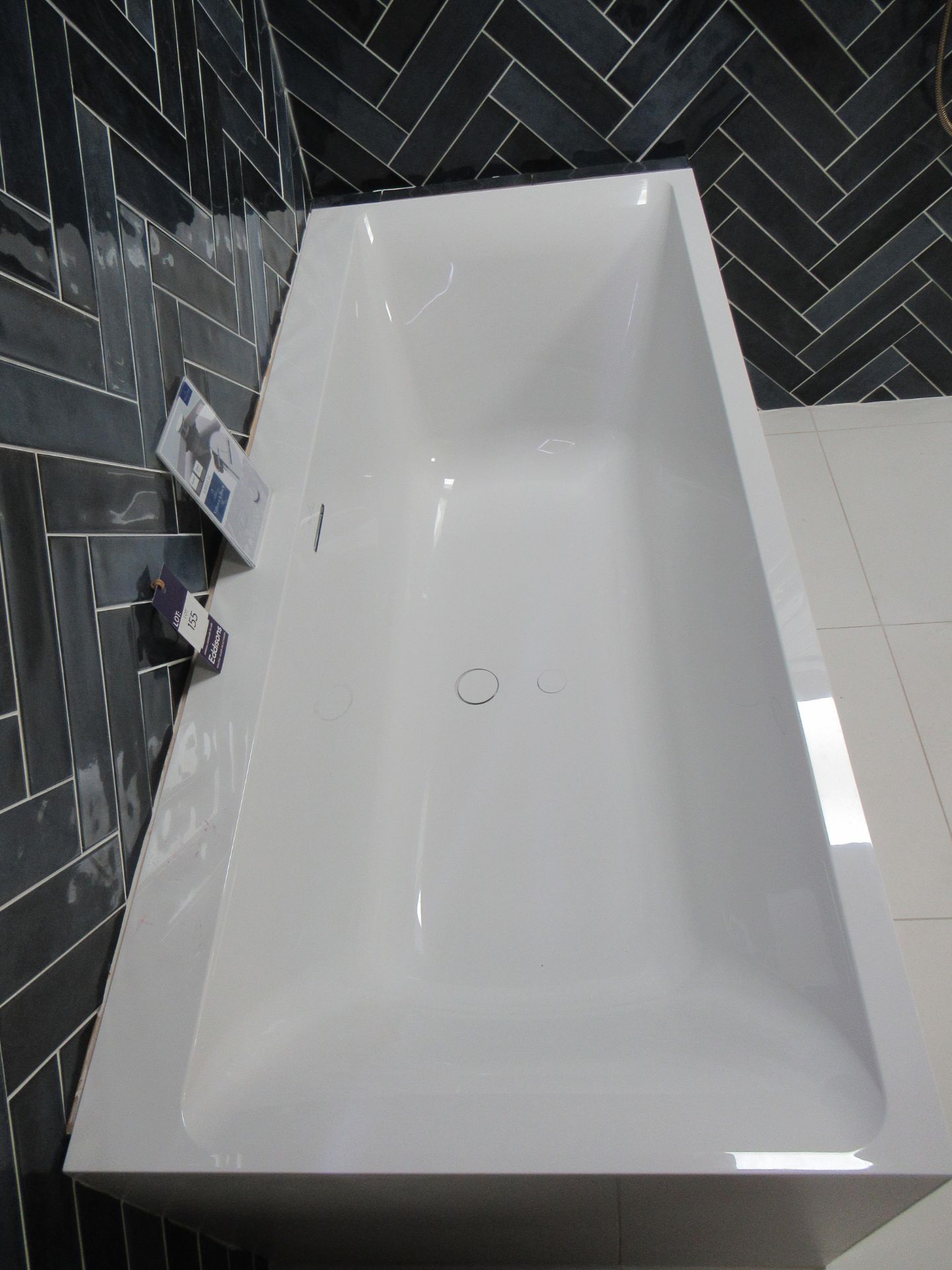 Villeroy & Boch Subway 3.0 Silentflow Bath (1700 x 750mm) (RRP £1498) - Image 2 of 4