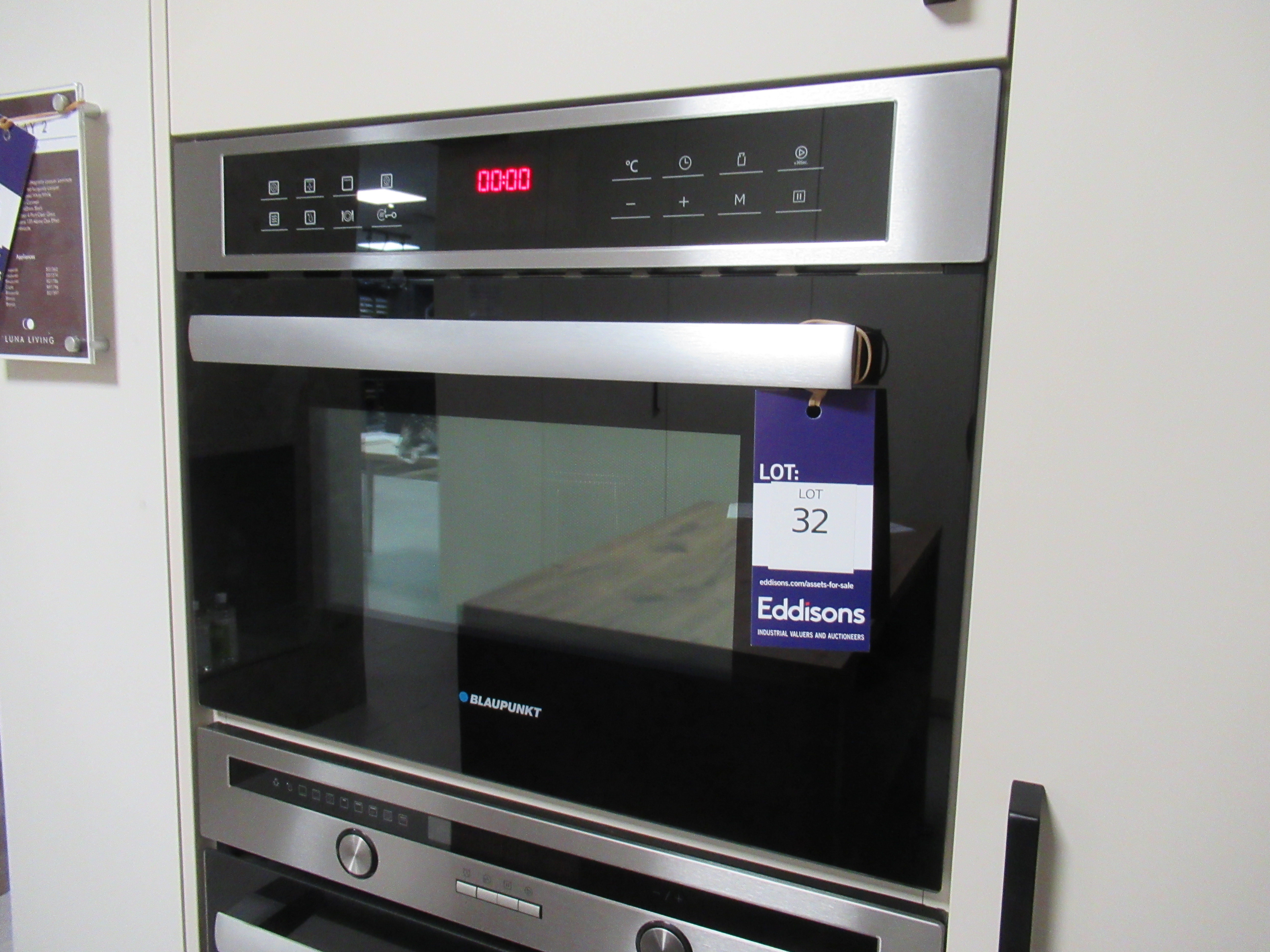 Blaupunkt 5MA46510GB Microwave Oven. (RRP £1230.26). This lot also
