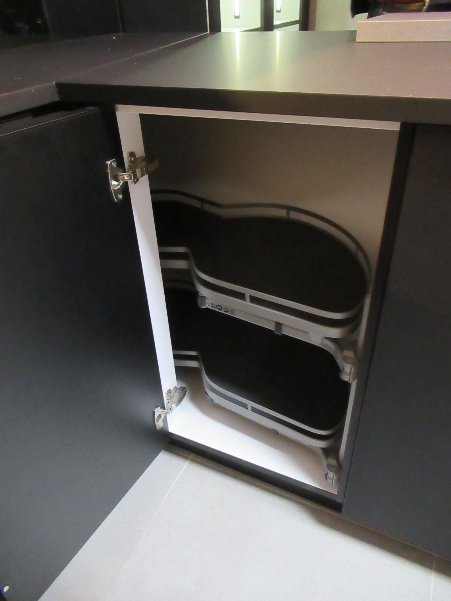 Häcker Concept 130 T-Shaped Kitchen Display - Image 13 of 16