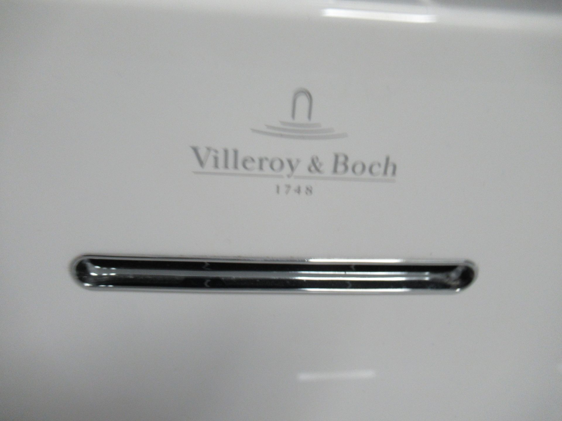 Villeroy & Boch Subway 3.0 Silentflow Bath (1700 x 750mm) (RRP £1498) - Image 3 of 4