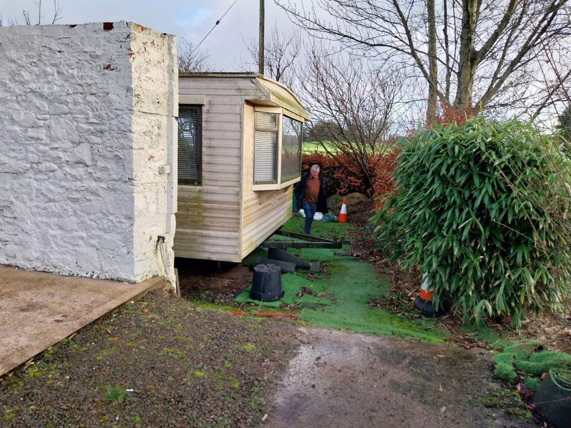 Cosalt Carlton Super 35 Foot Static Caravan, 35" x 12" (required to be craned over building to be r - Image 22 of 22