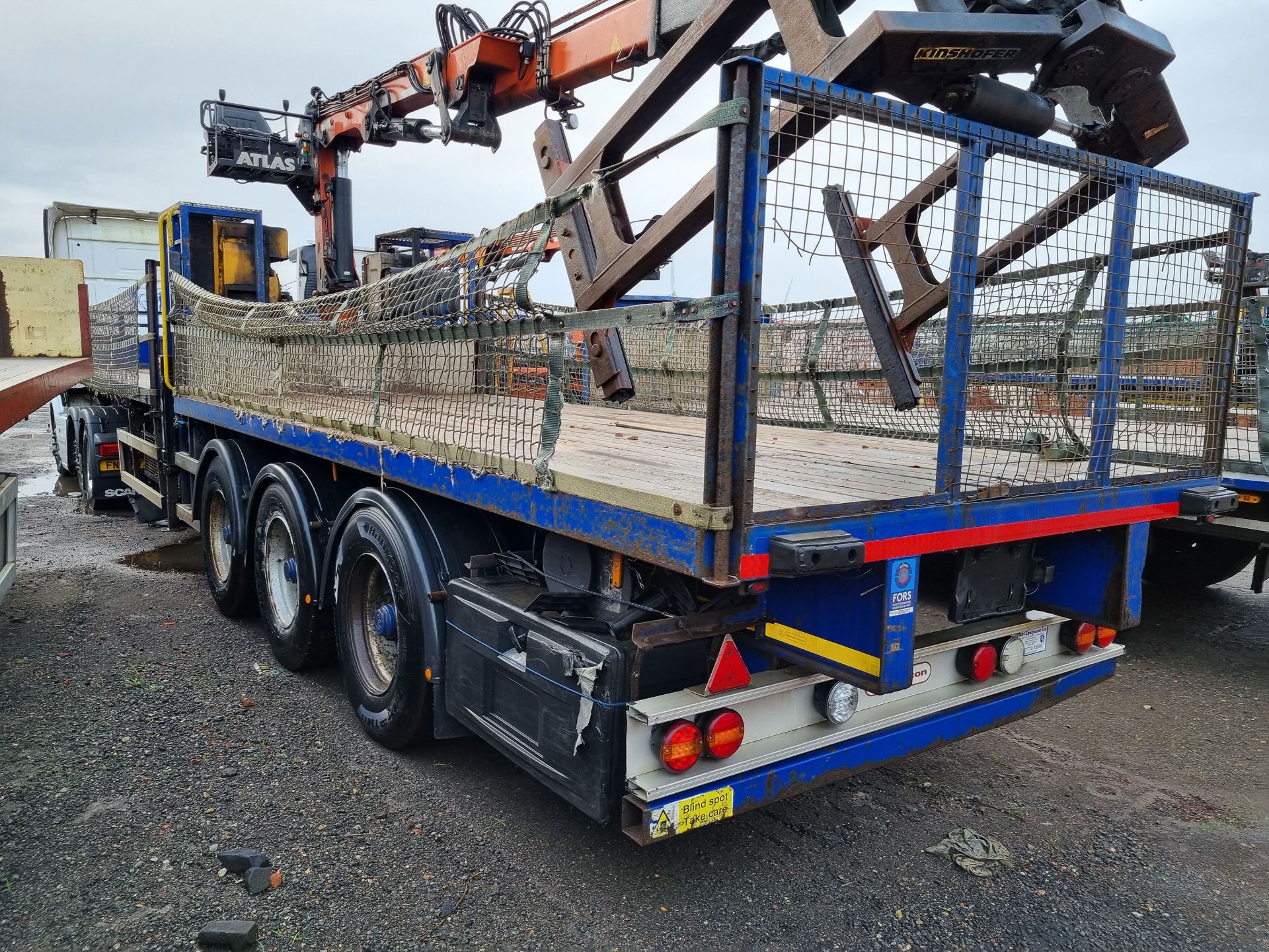 2016 Montracon Triaxle Trailer (24T Cap) with centrally mounted Atlas 105.2 Crane & Kinshofer Grab - Image 9 of 16