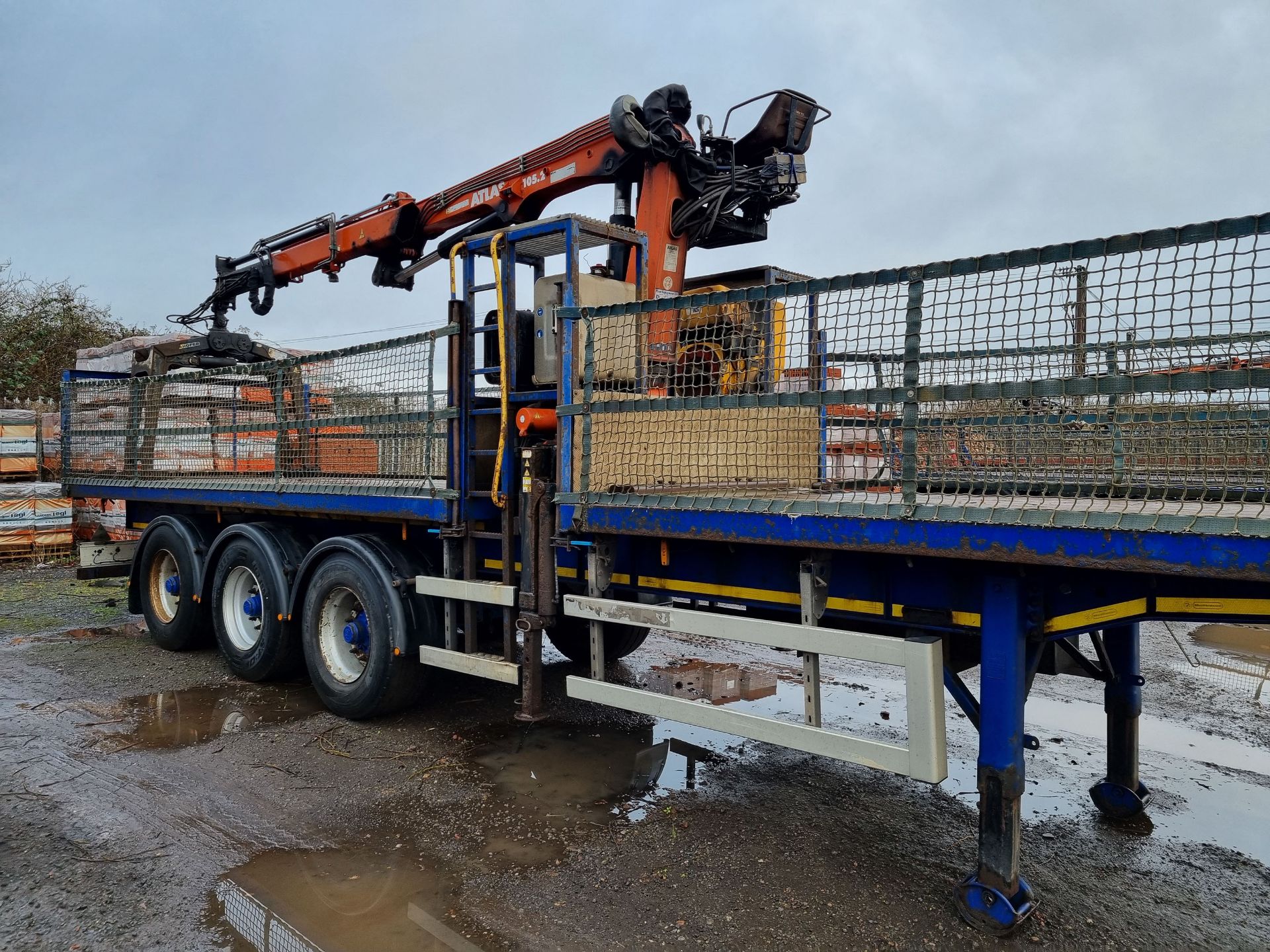 2016 Montracon Type DA4B3 Triaxle Trailer (24T Cap) with centrally mounted Atlas 105.2 Crane & Kinso - Image 3 of 13