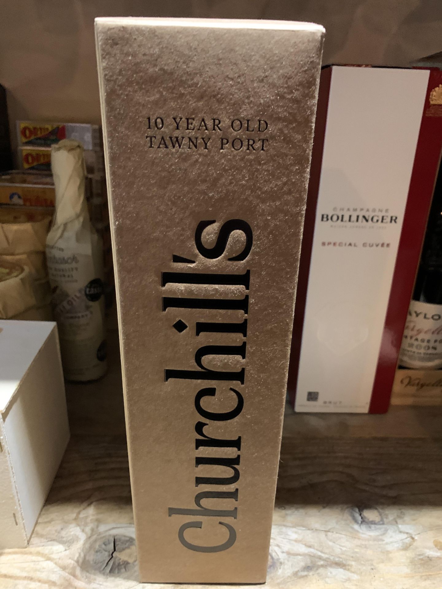 Bottle of Bollinger Special Cuvee Champagne and a Boxed Bottle of Churchill's Port - Bild 4 aus 7