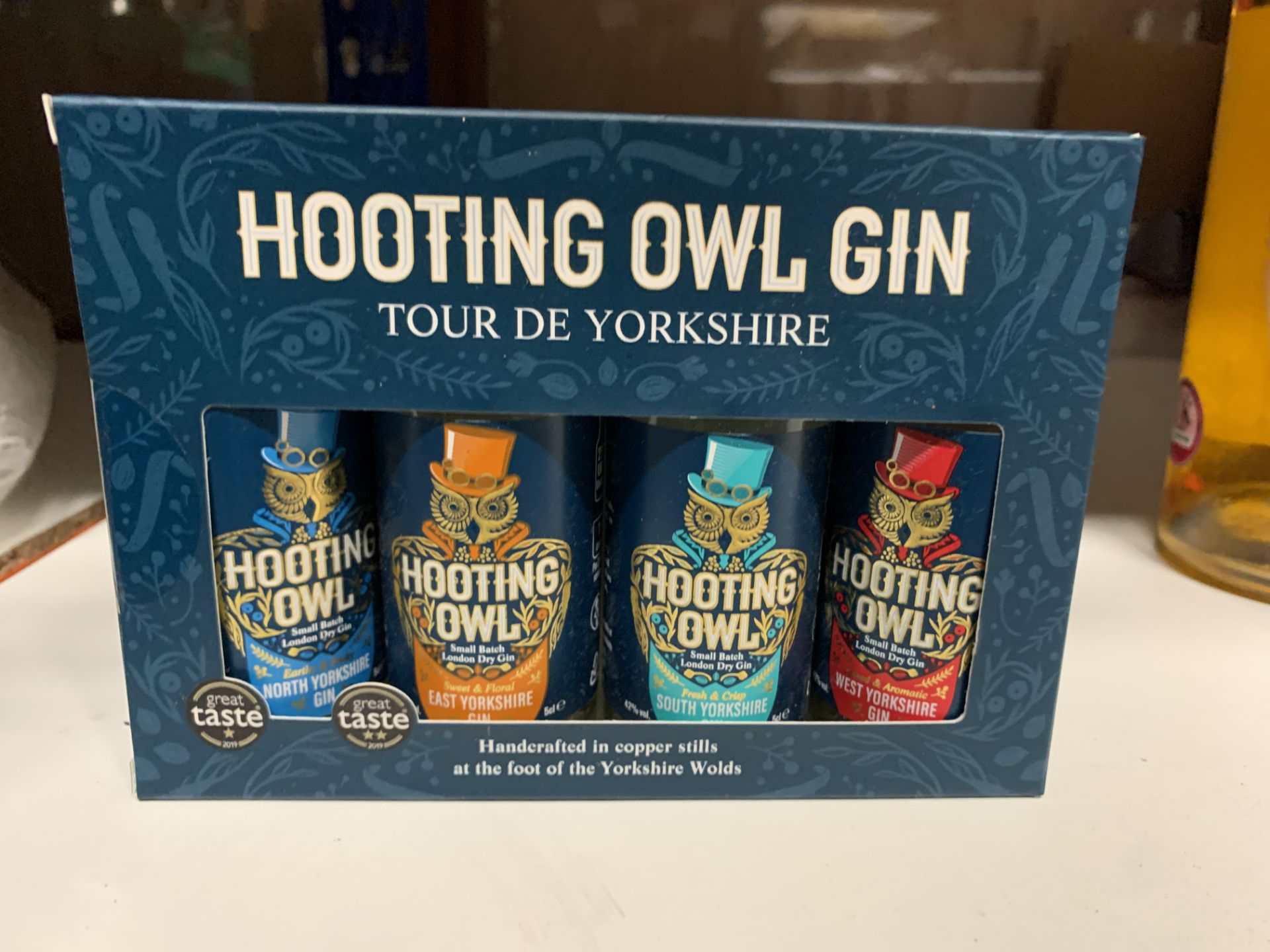 8 x Hooting Owl Tour De Yorkshire Gin sets - Image 2 of 3