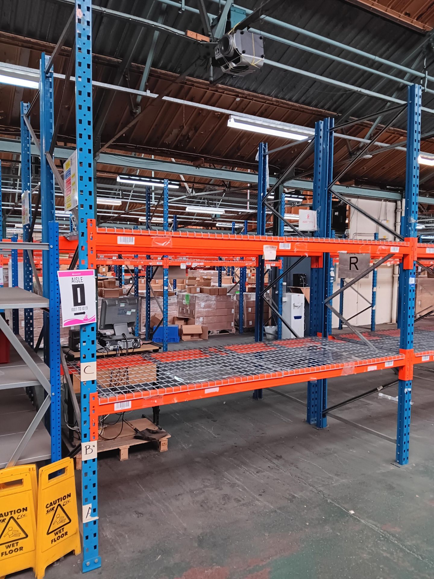 10 x Bays of Metal Racking Comprising of 15 x Uprights (Approx. 10ft 10” H) & 32 x Cross Beams ( - Image 3 of 5