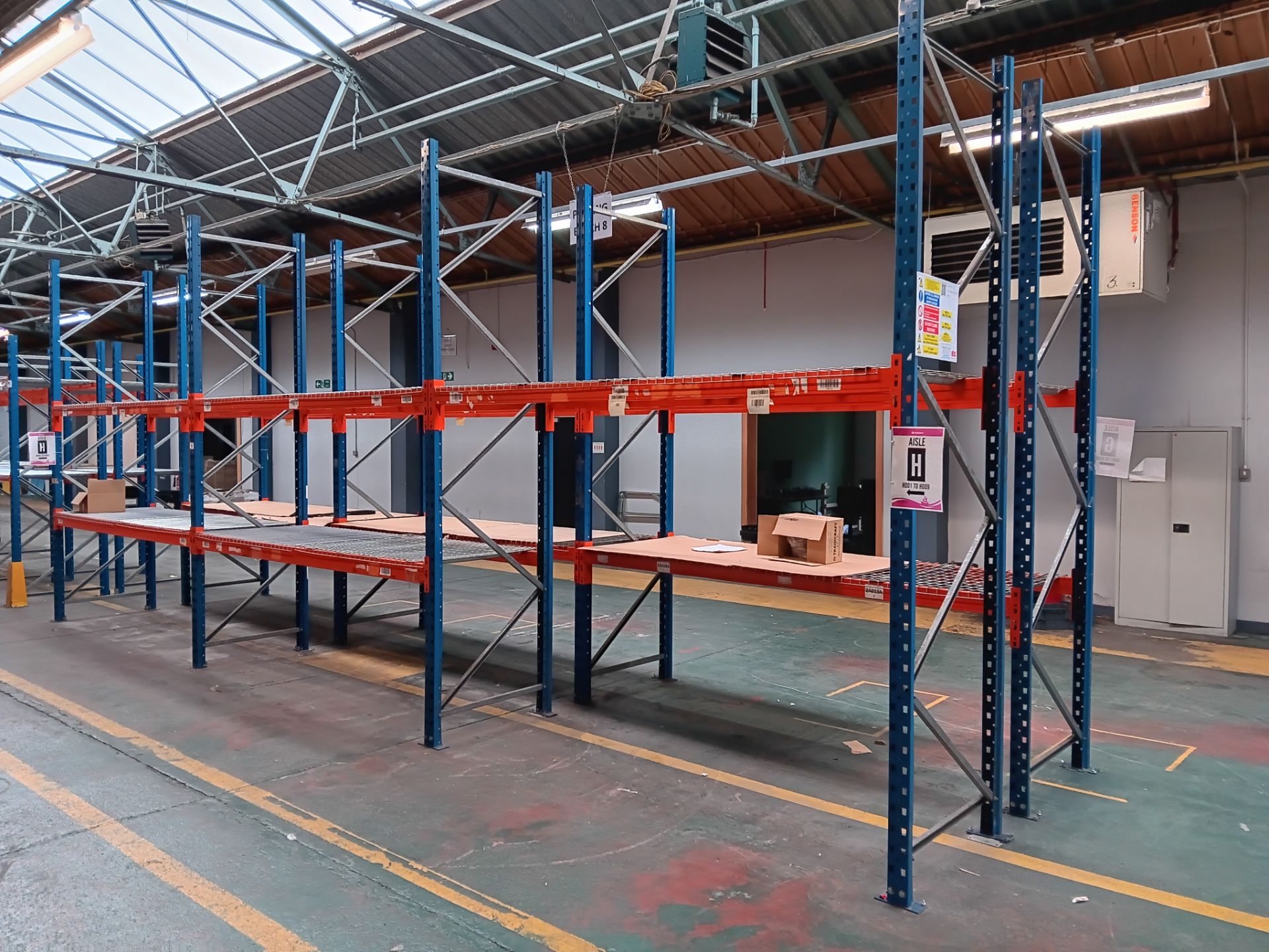 10 x Bays of Metal Racking Comprising of 15 x Uprights (Approx. 10ft 10” H) & 32 x Cross Beams ( - Image 4 of 5
