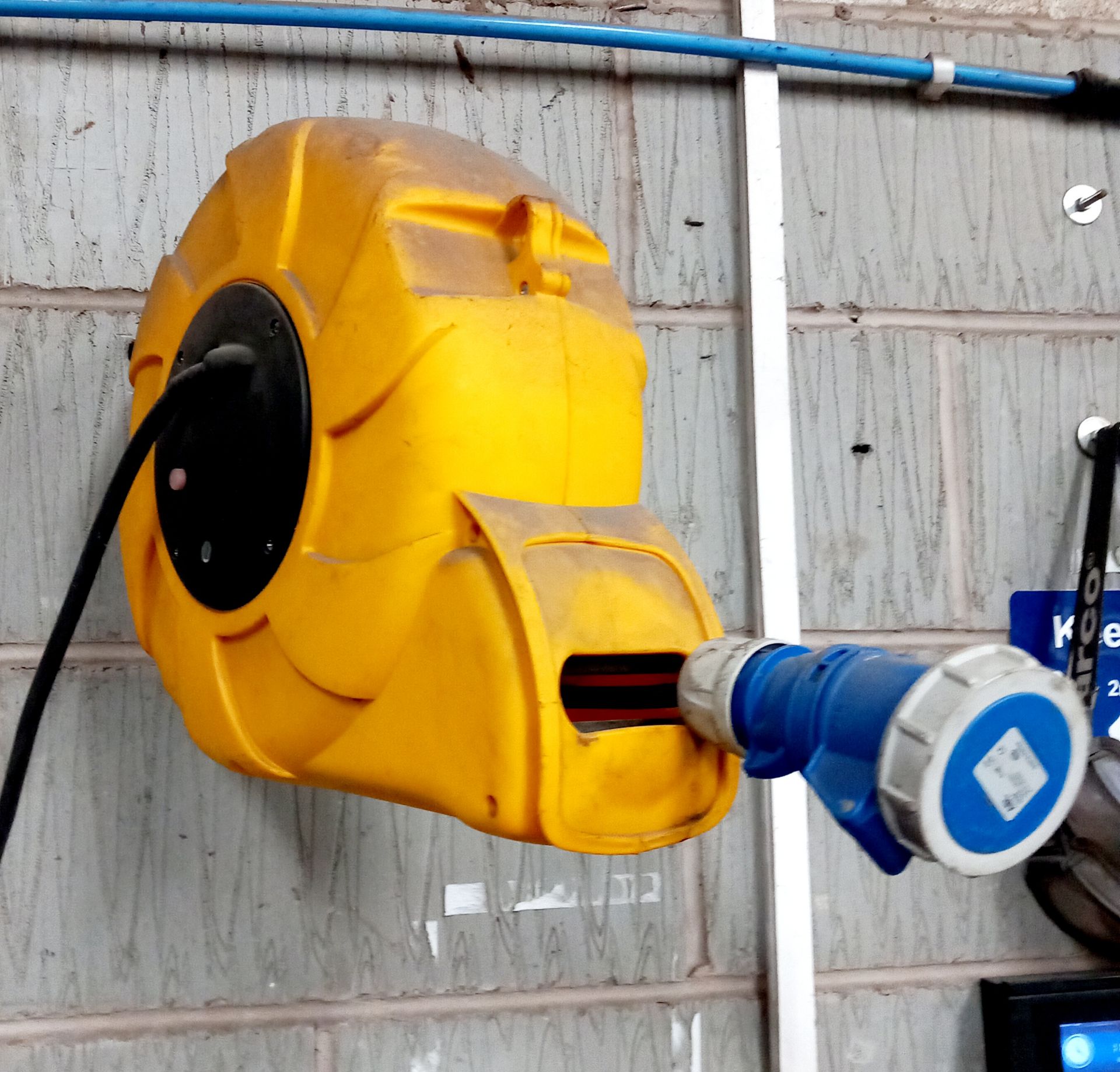 3 x Yellow wall mounted electric extension reel - Image 3 of 3