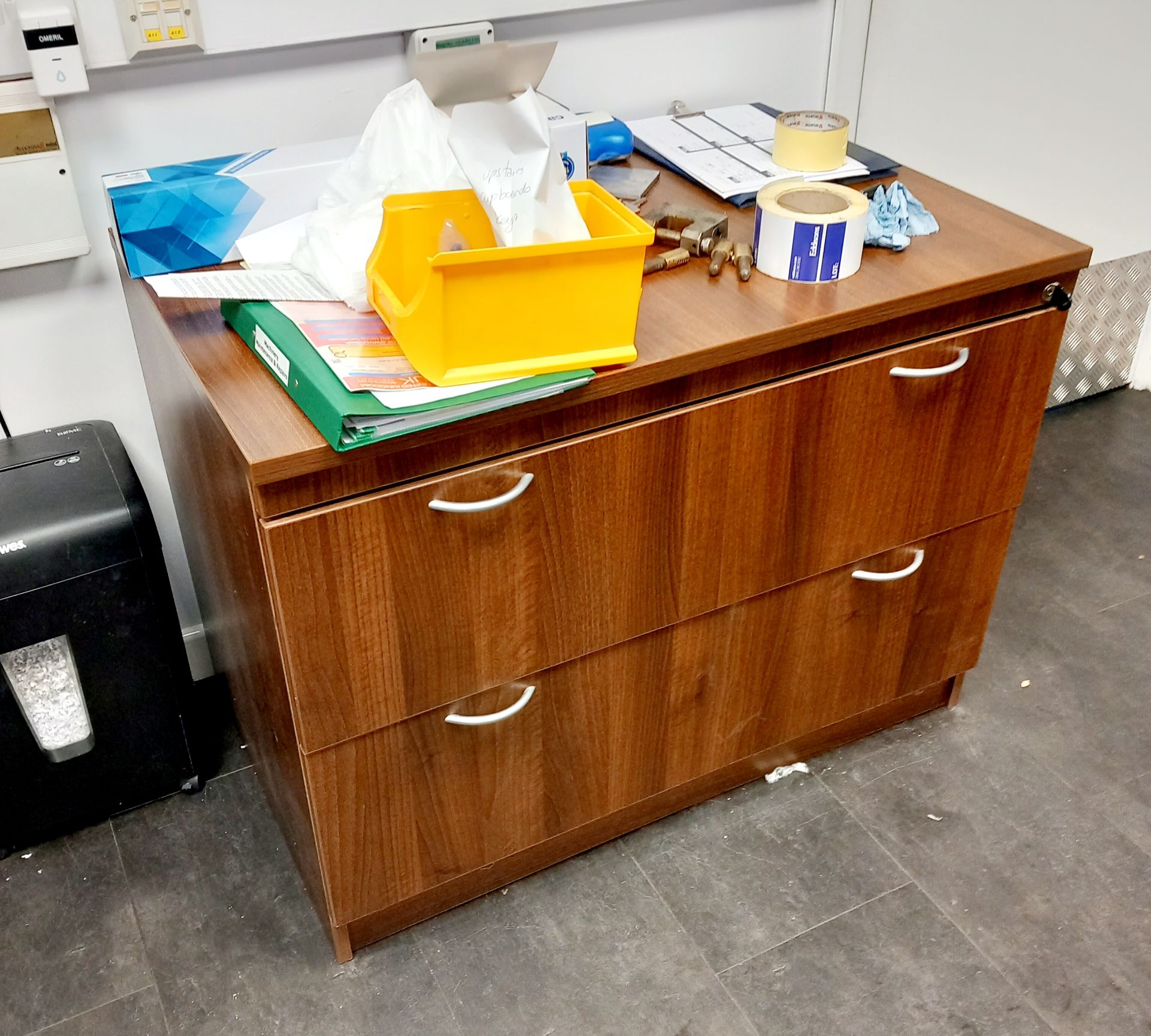 Office furniture to include oak effect cantilever - Image 2 of 3