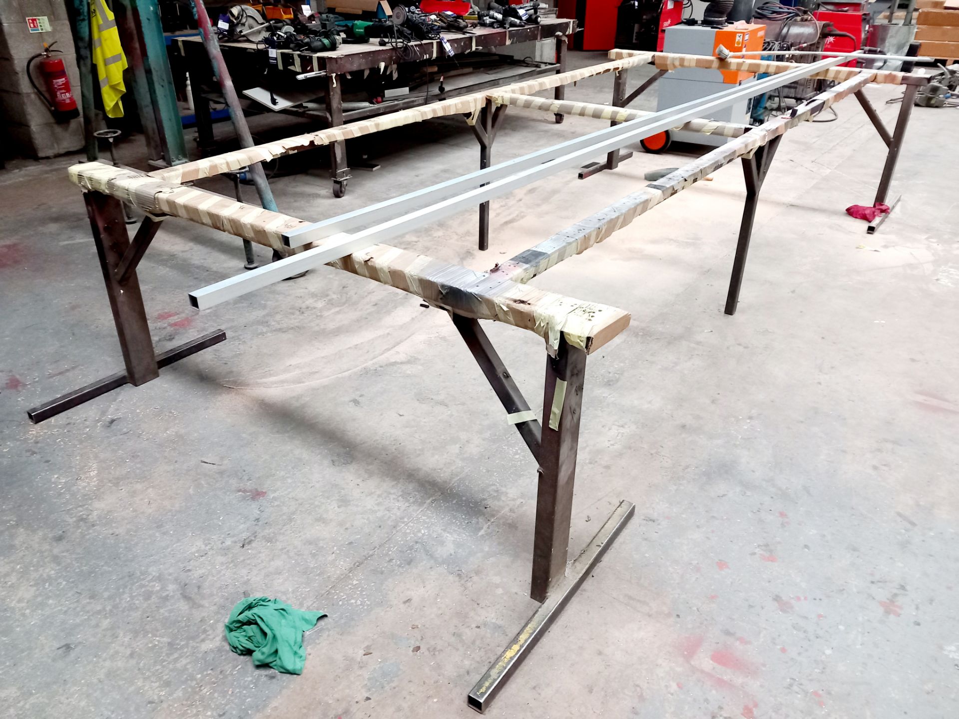 Fabricated stock bench (4000x1400)