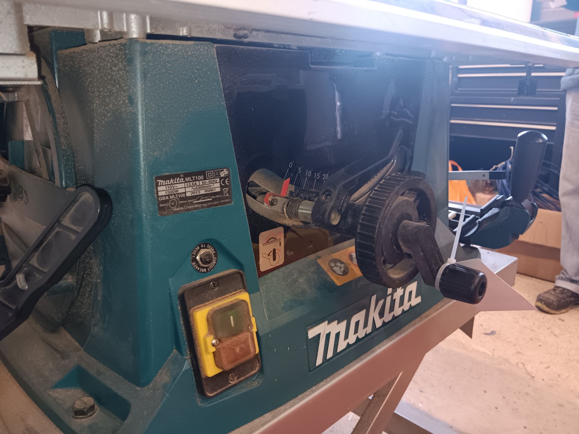 Makita MLT100 Table Saw 110v; Year 2013 - Image 6 of 7