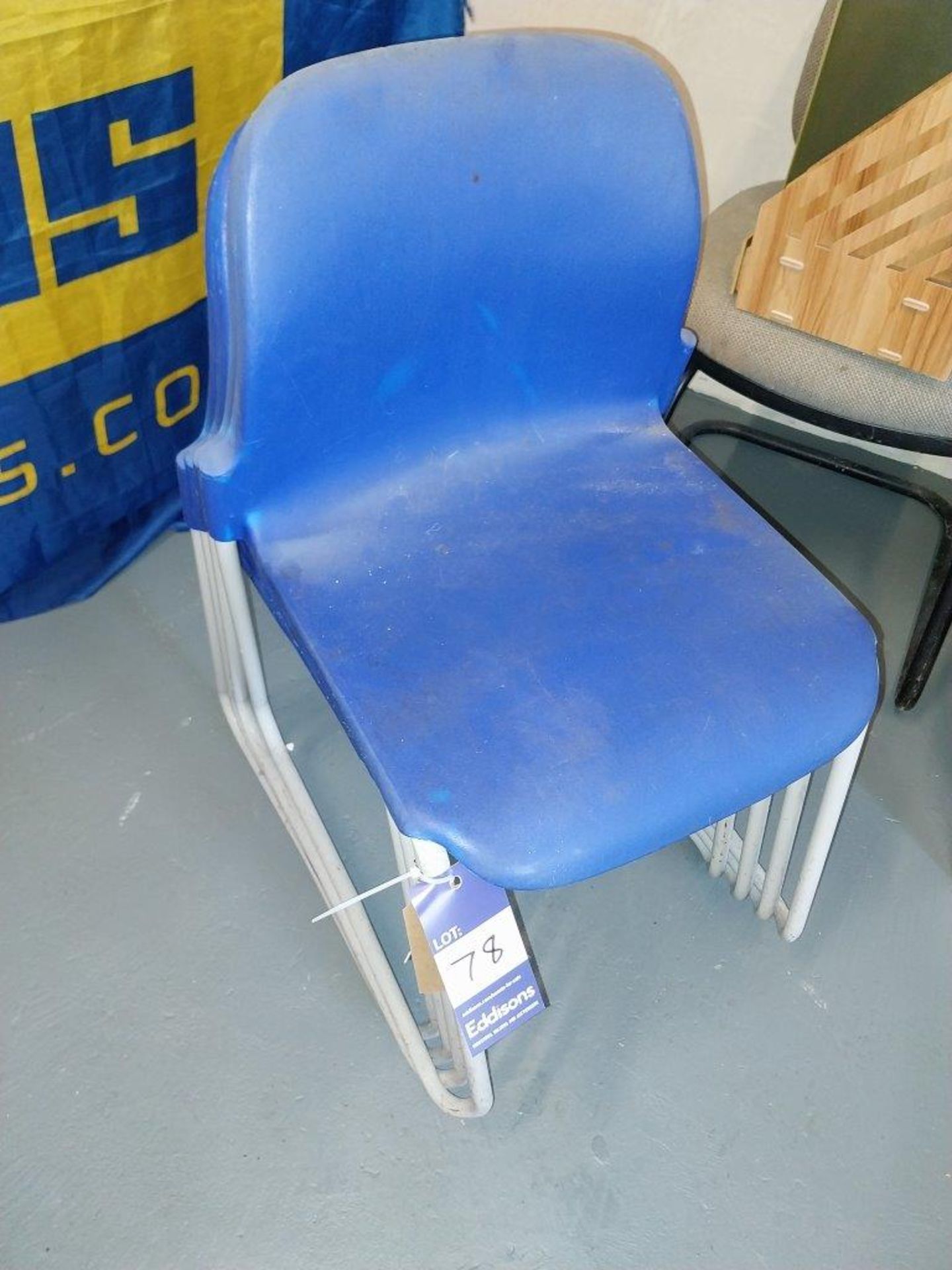 4 x plastic chairs - Bild 2 aus 2