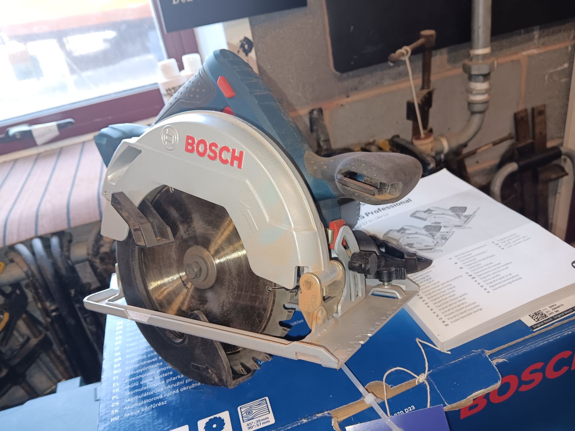 Bosch Professional GKS 18V -57 Circular Saw - no battery