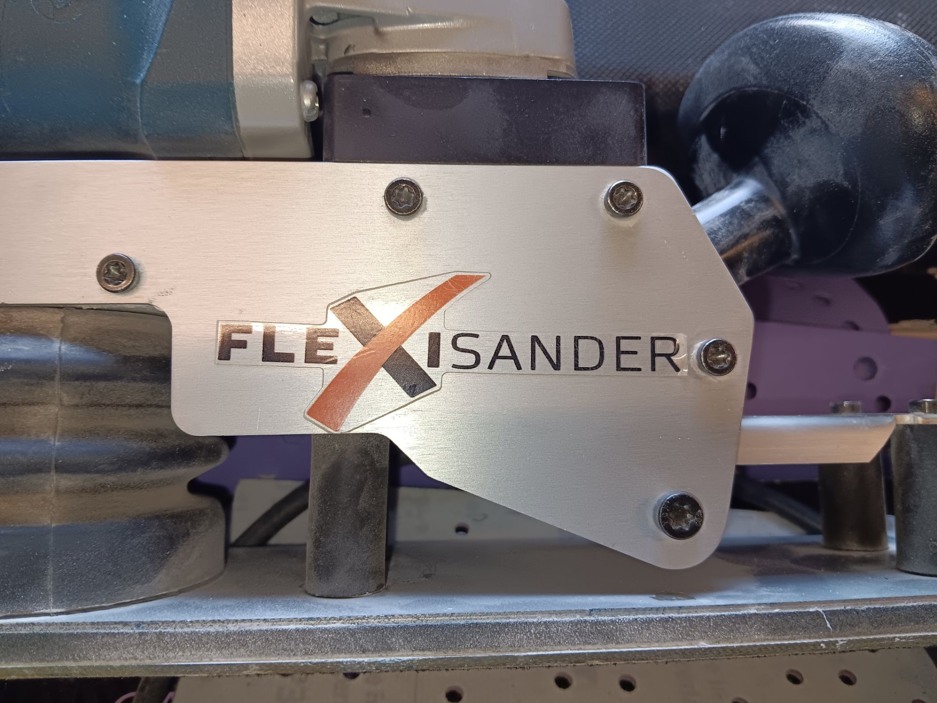 Flexisander FS42070E electric faring board Flexible Orbital Sander with 6 boxes of sanding strips in - Image 4 of 8