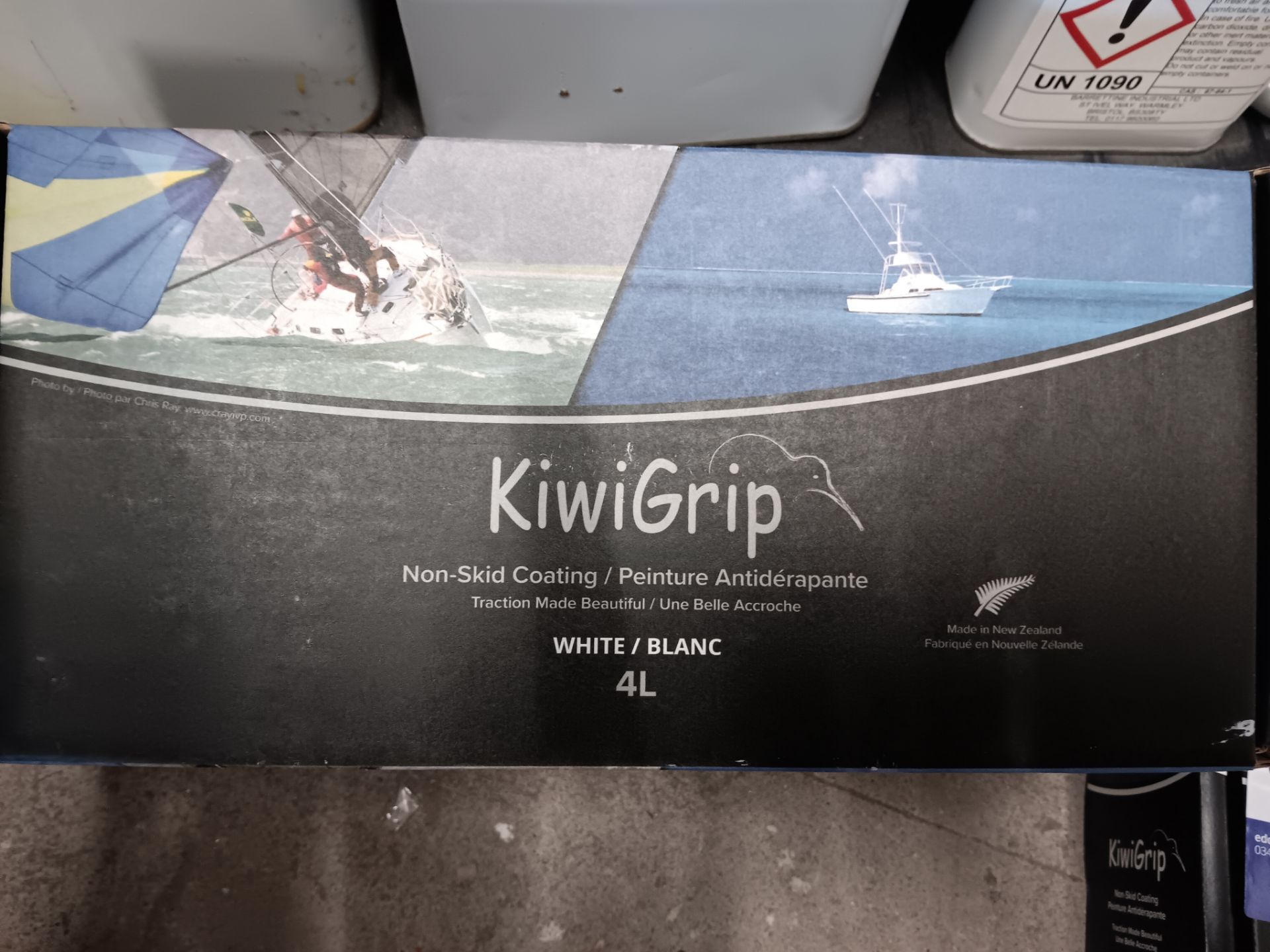 KIWIGRIP Grey 4L, White 4L and Grey 1L non Skid Coating - Image 2 of 5