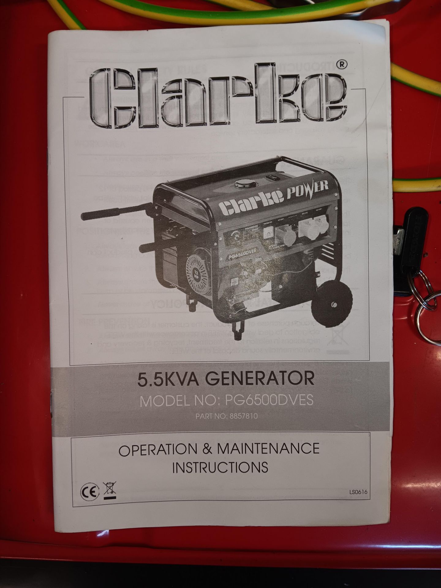 Clarke PG6500DVES 5.5KVA Generator 1 x 32amp 230v. 1 x 32amp 115v. 1 x 16amp 115v - Image 4 of 9