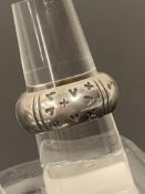 Dowell & Hall Silver engraved band - Size P 1/2 (stamped with assay mark - 12.7g)