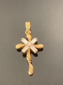 750' stamped yellow gold pendant with mounted stones (1g)