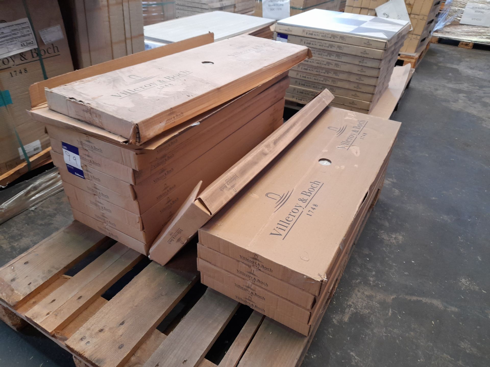 Villeroy & Boch 13 (x4) mid grey 30x90 & 5 (x4) 60x60 sepro light to pallet