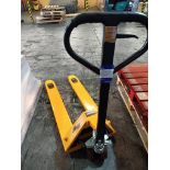 Yellow Pallet truck capacity: 2500kg