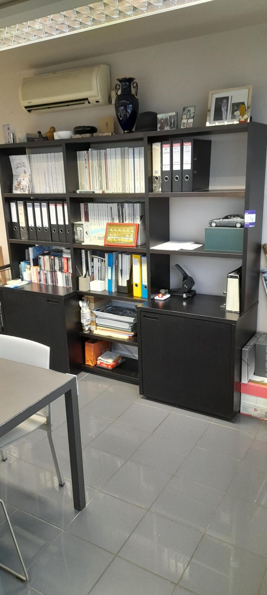 Black display unit with 2 cupboards and 3 tier mob - Image 2 of 3