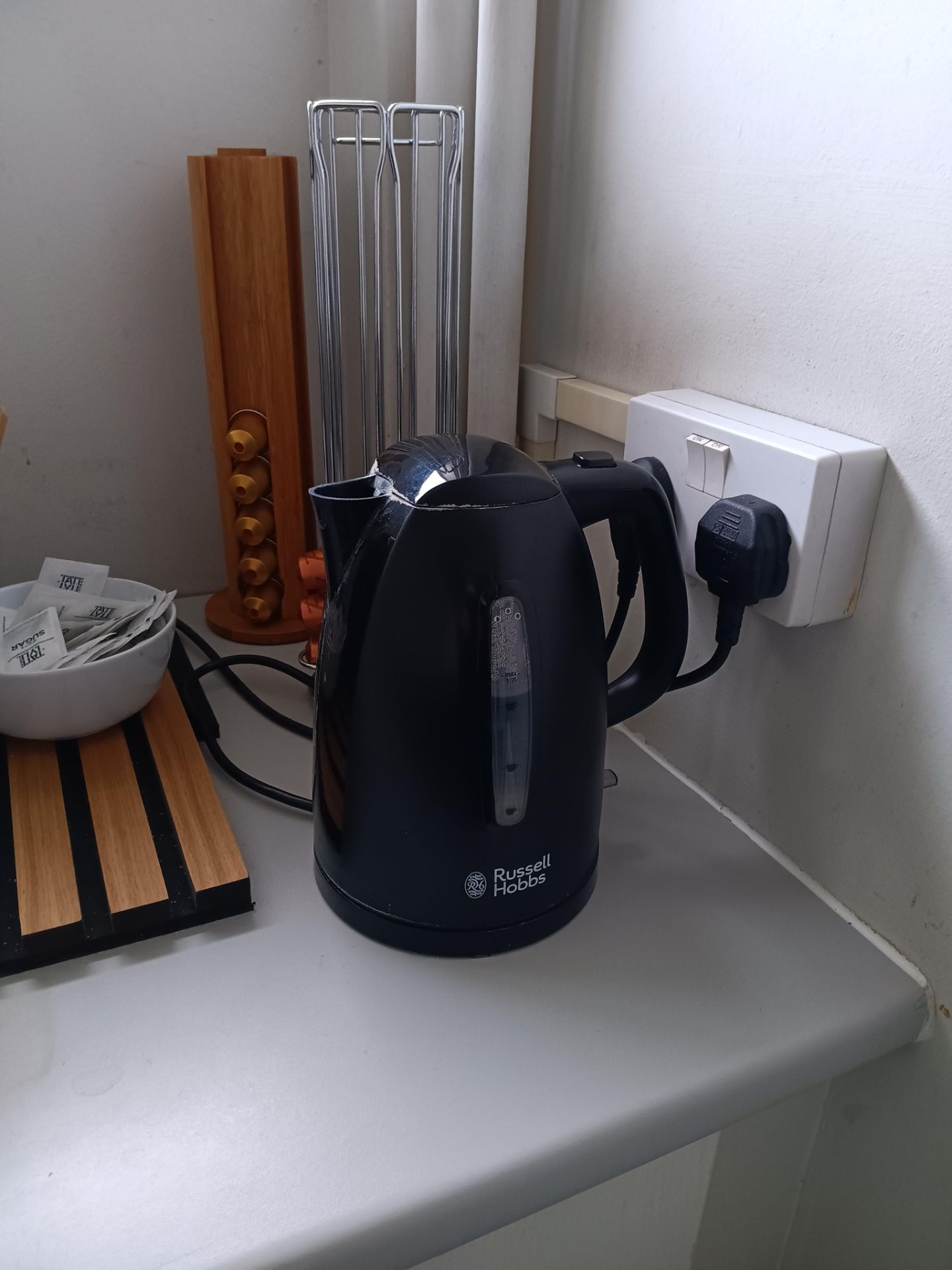 Nespresso coffee machine & Russell Hobbs kettle an - Image 2 of 4