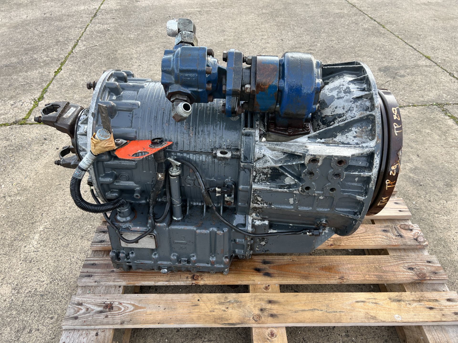 Allison HD4560P Gearbox Used - Image 2 of 4