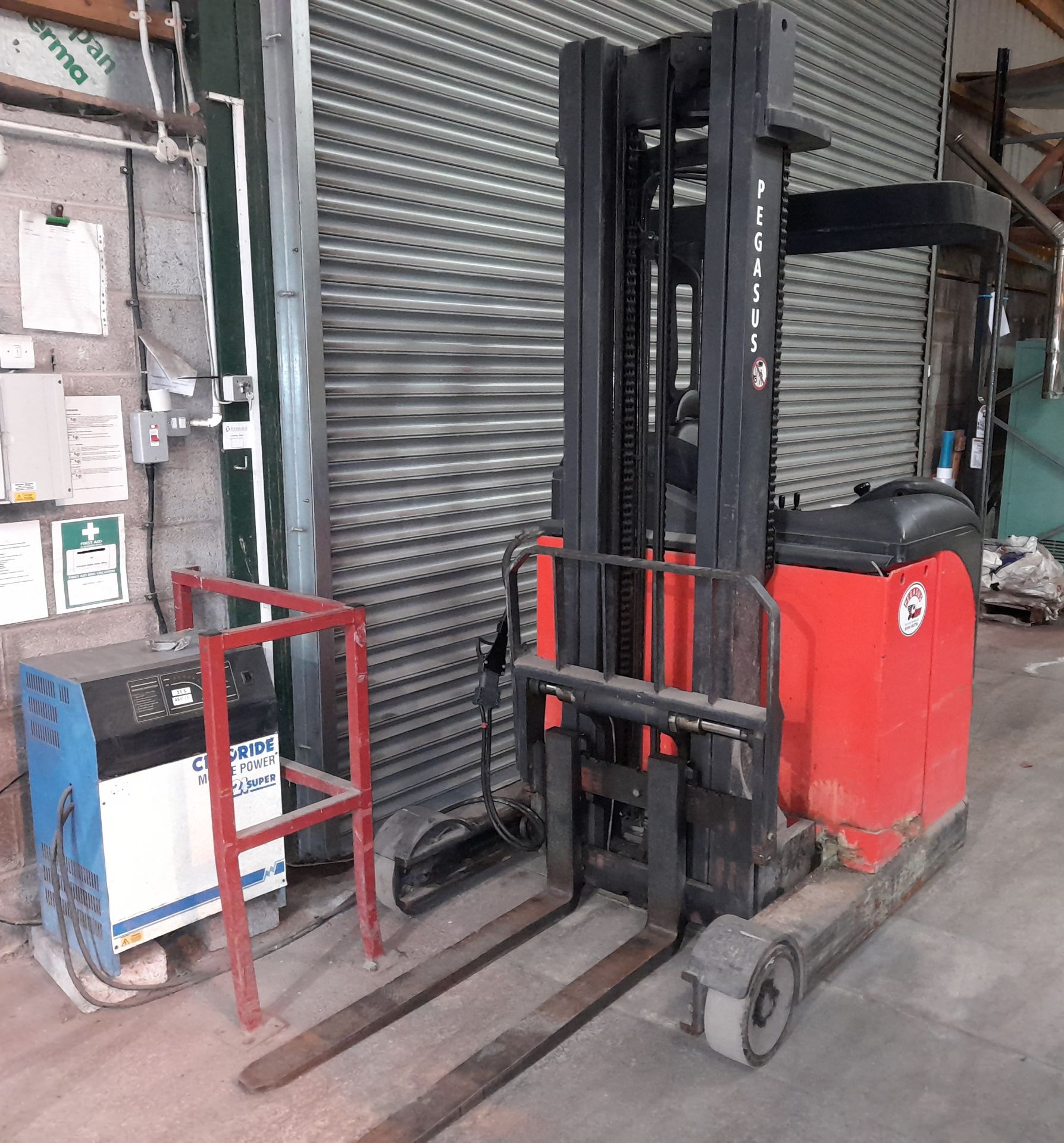 Linde R14 Electric reach truck, 2004, Serial Numbe - Image 2 of 6