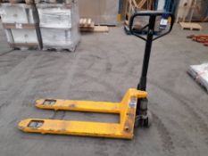 Unbadged hand hydraulic pallet truck, 2500KG (Yell