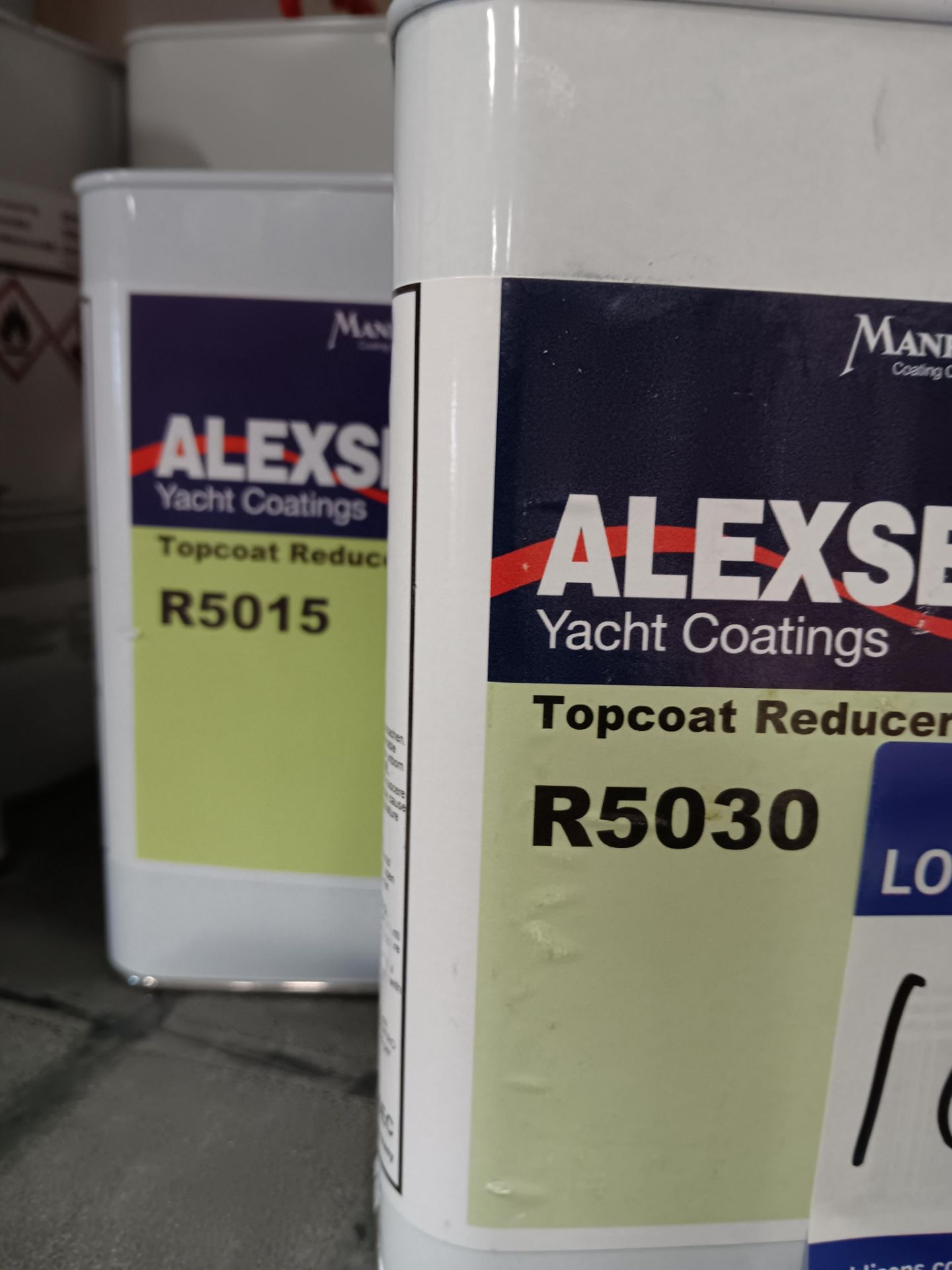 Quantity of Alexseal Epoxy top coats and primers (Part Tins) - Bild 10 aus 11