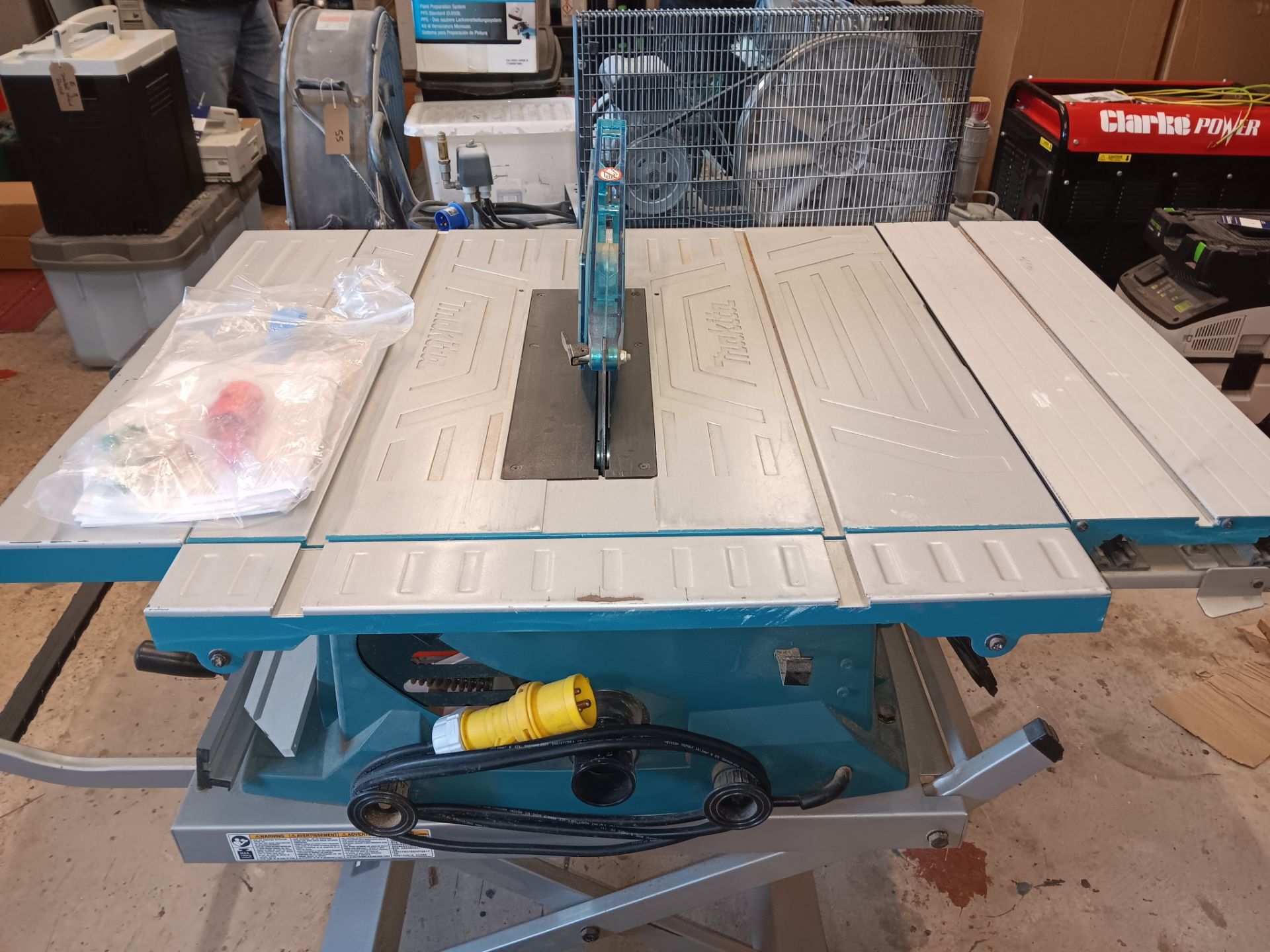 Makita MLT100 Table Saw 110v; Year 2013 - Bild 4 aus 7