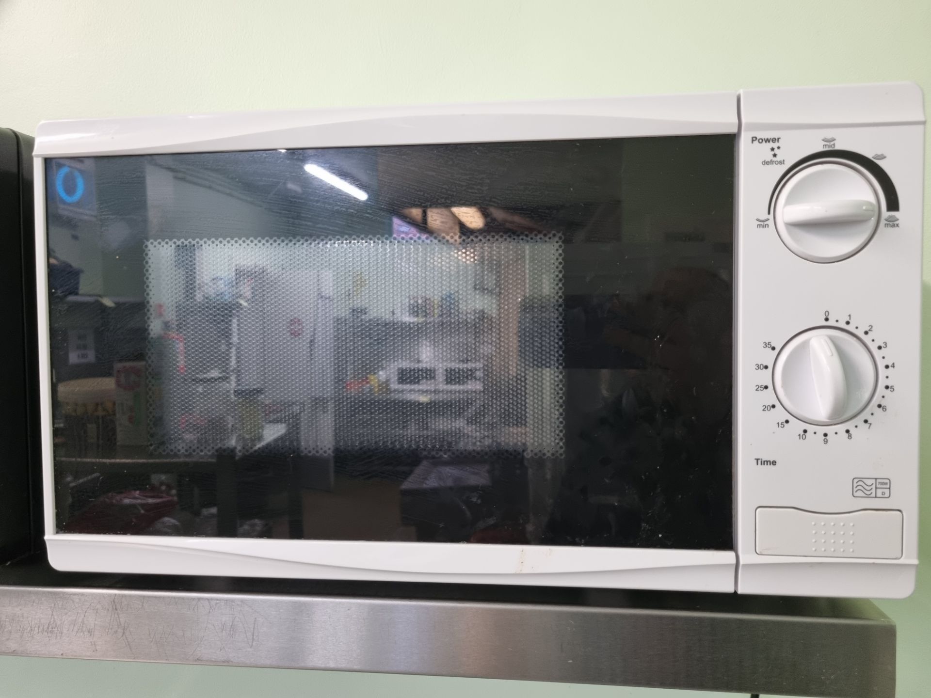 2x Microwave Ovens - Image 2 of 3