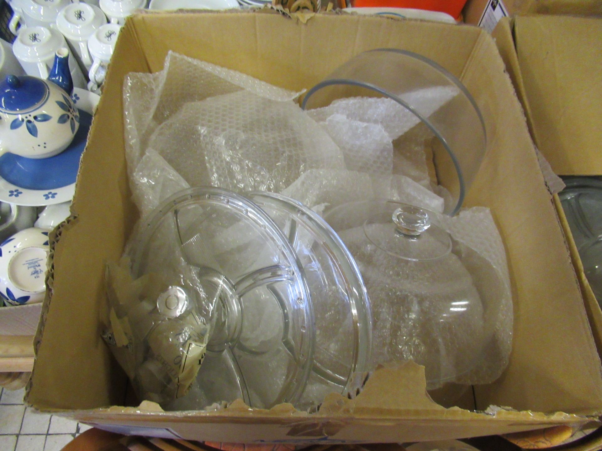 Qty of Assorted Crockery and Glassware. including cake display plates and Kilner type jars - Image 4 of 7