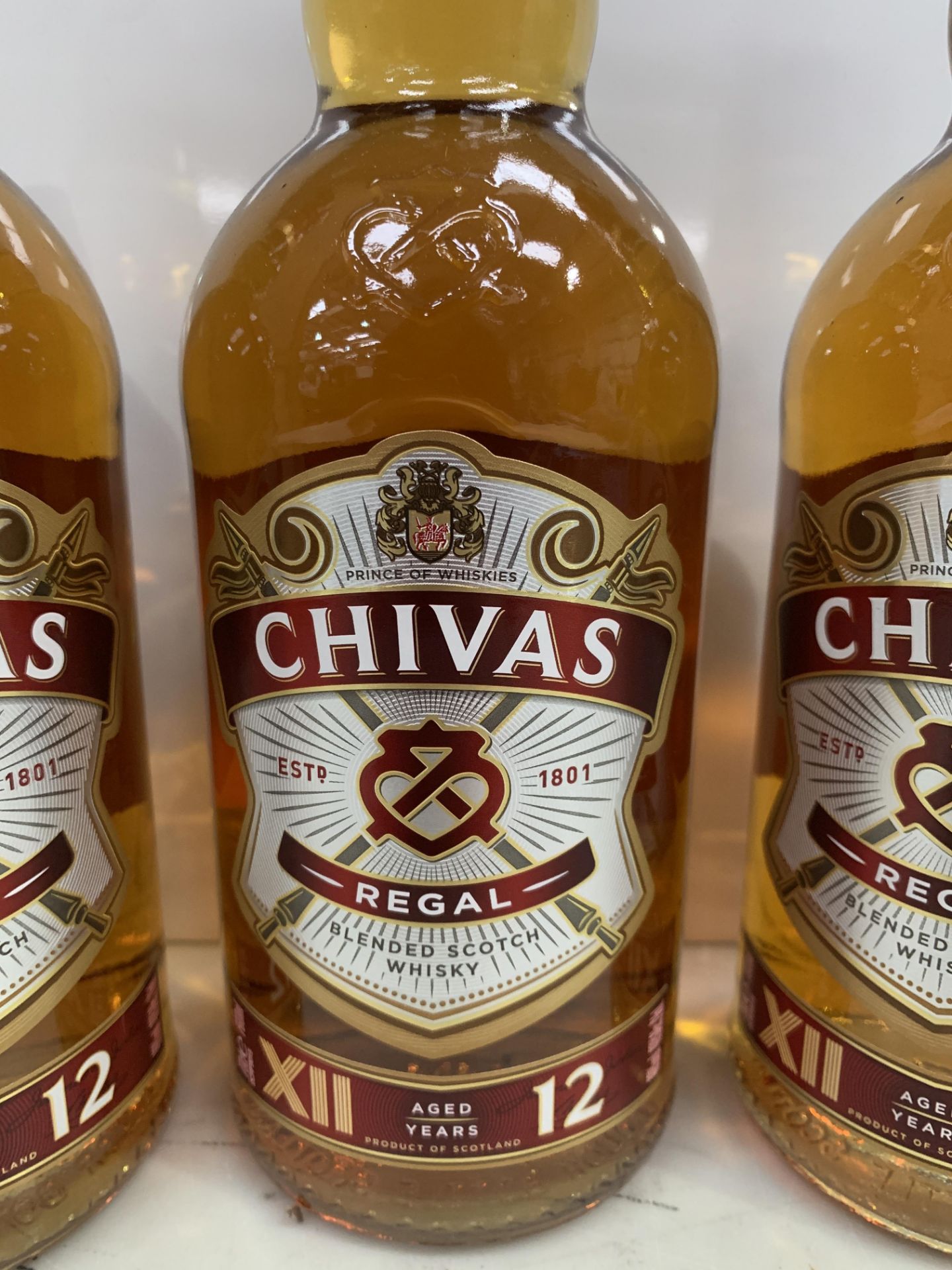 3 x Bottles of Chivas Regal 12 Year Aged Blended Scotch Whisky 70cl 40% - Bild 2 aus 3