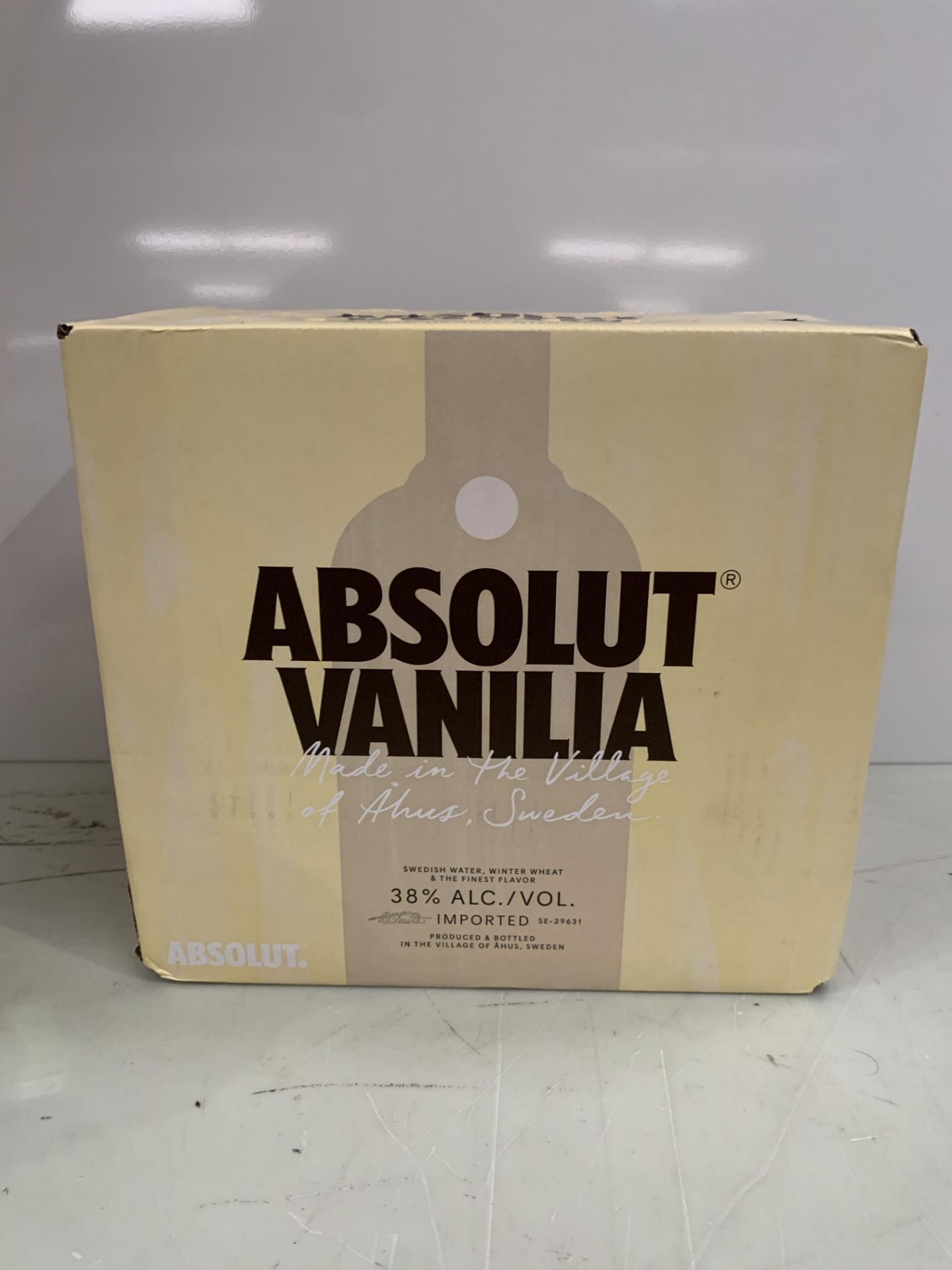 1 x Box (six bottles) of Absolut Vanilla Vodka 70cl 38% - Image 3 of 3