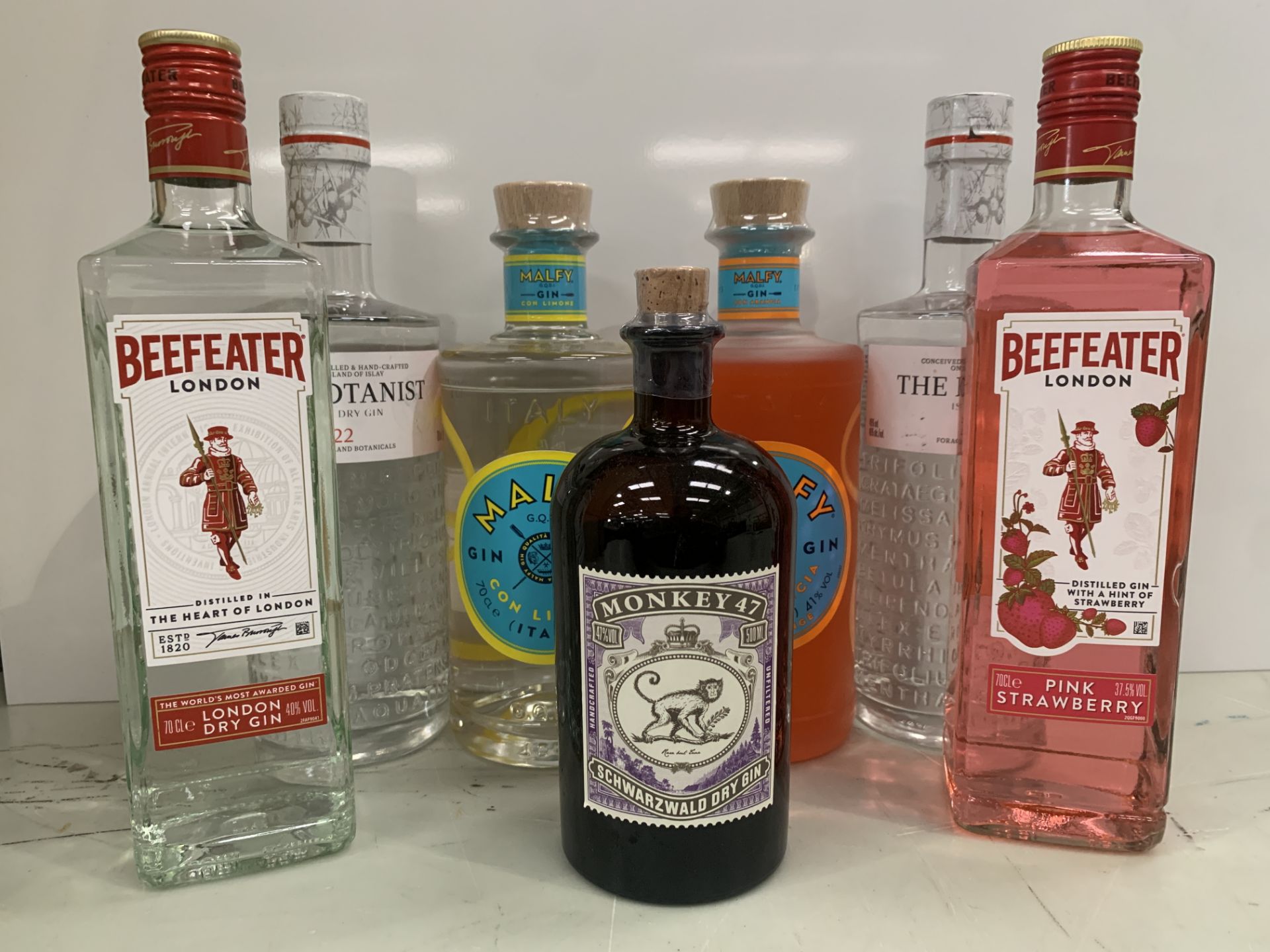 7 x Bottles of Gin Including: 1 x Beefeater Pink Strawberry 70cl 37.5%; 1 x Beefeater London Dry 70c