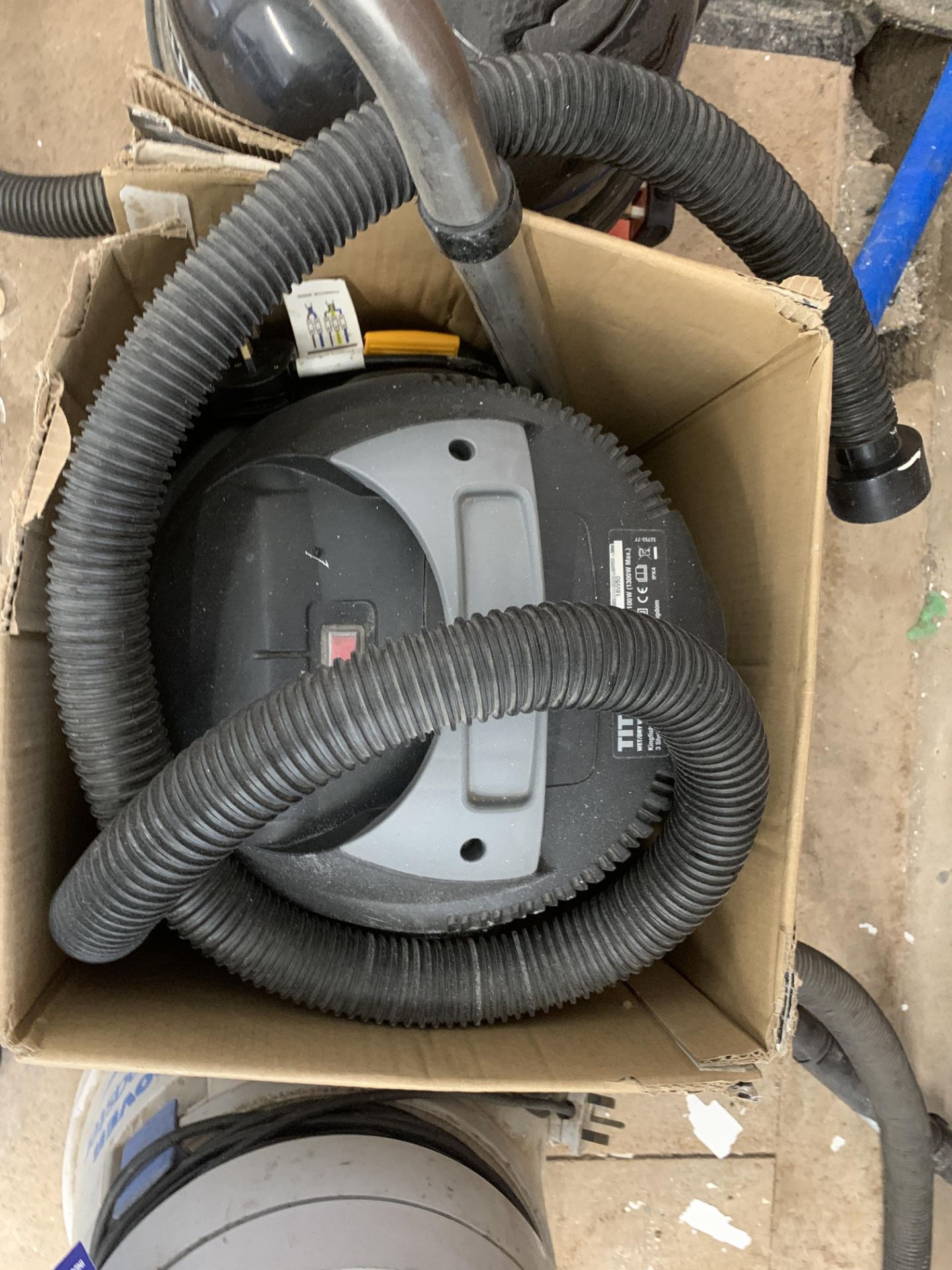 3x assorted 240v Vacuum Cleaners - Bild 3 aus 4