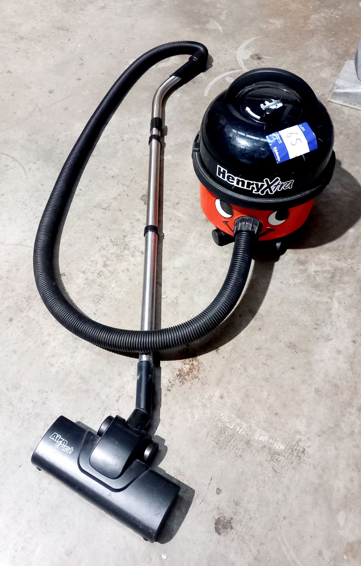 Numatic vacuum