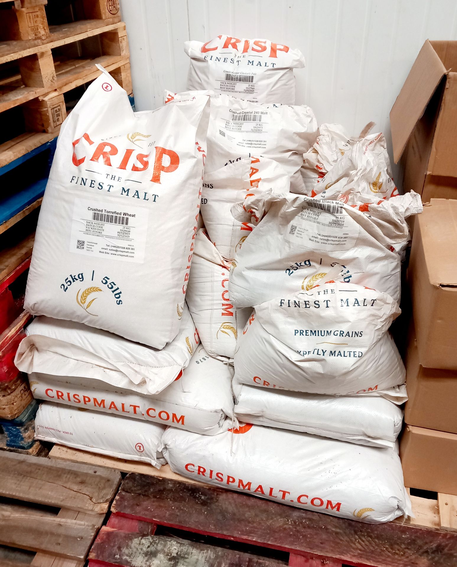 Approximately 20x Crisp 25kg bags of various malt