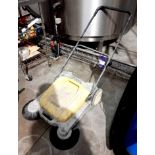 Karcher manual sweeper