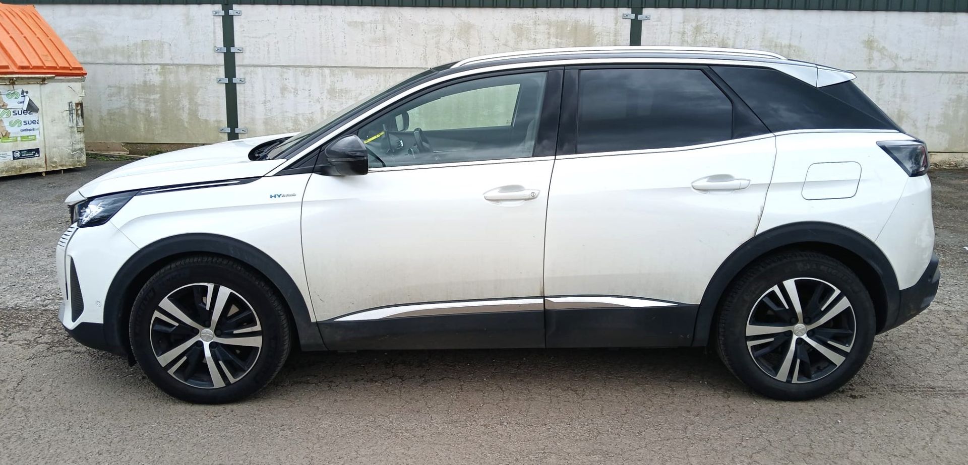 PEUGEOT 3008 ESTATE 1.6 Hybrid 225 GT Premium 5dr e¬EAT8. Registration: SG21 DNE. Date First Registe - Image 4 of 18