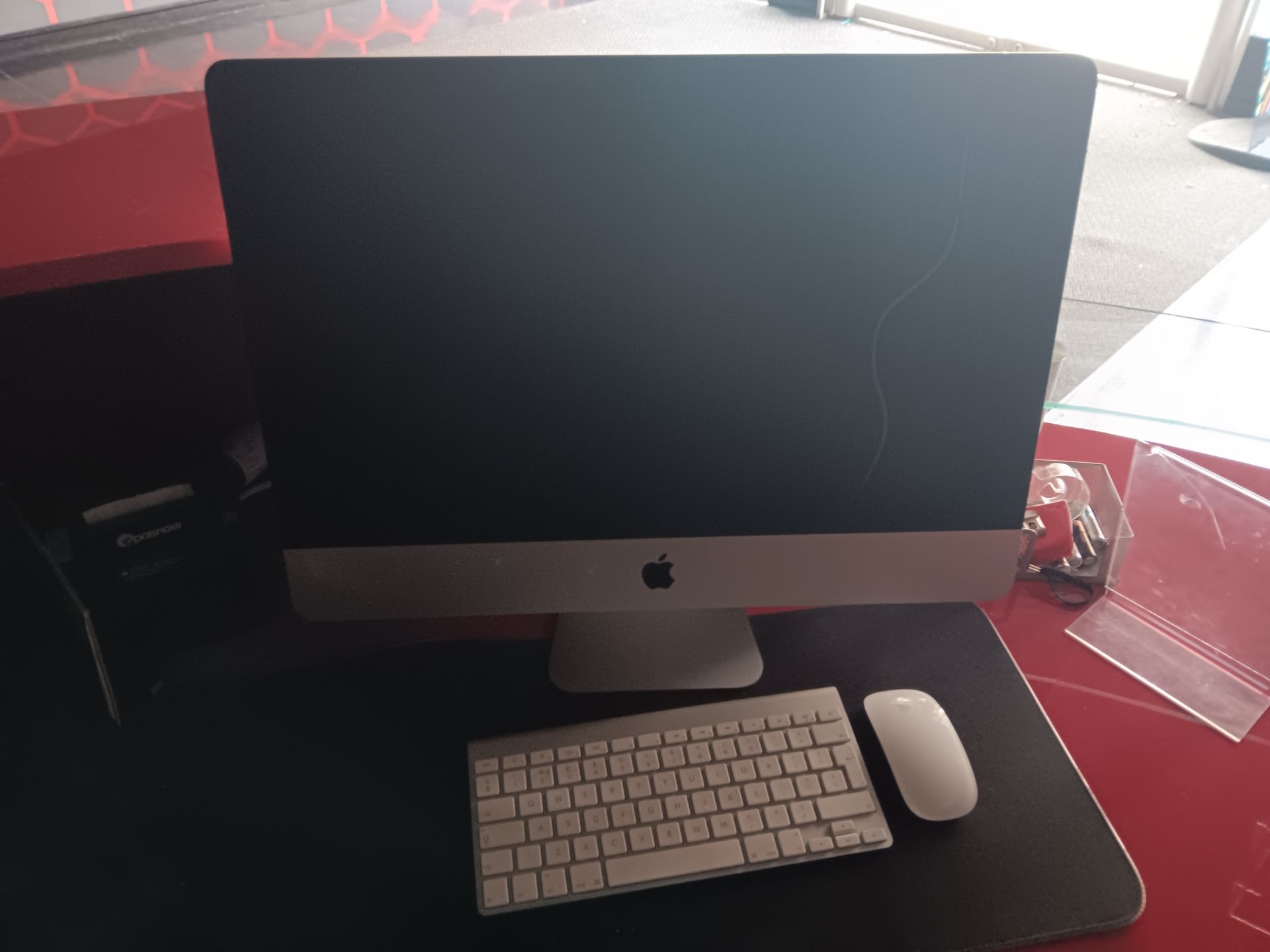 Apple iMac 21.5” All-In-One PC with Keyboard & Mouse